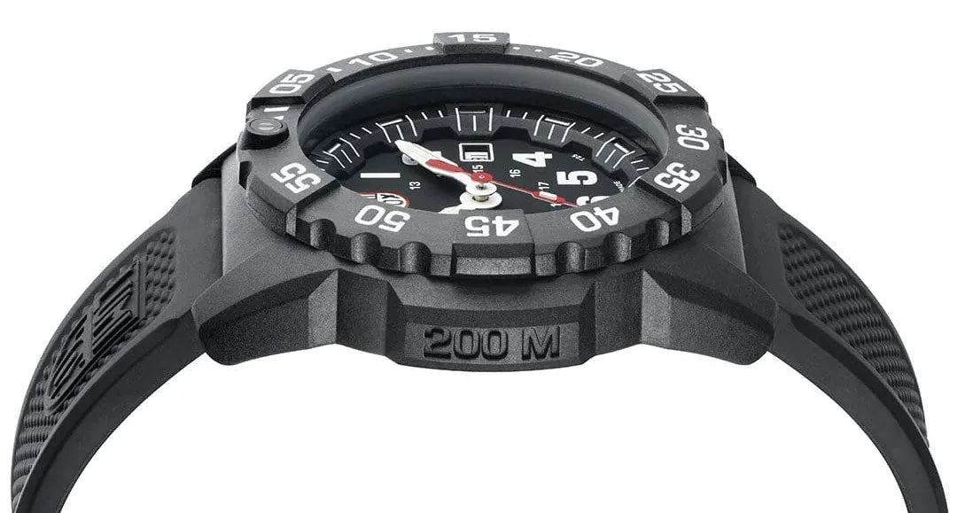 Luminox Navy SEAL CARBONOX Black Dial Black Rubber Strap Date Divers Quartz Mens Watch XS.3501.F